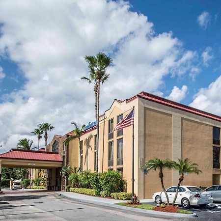 Comfort Inn & Suites Lantana - West Palm Beach South Exterior photo