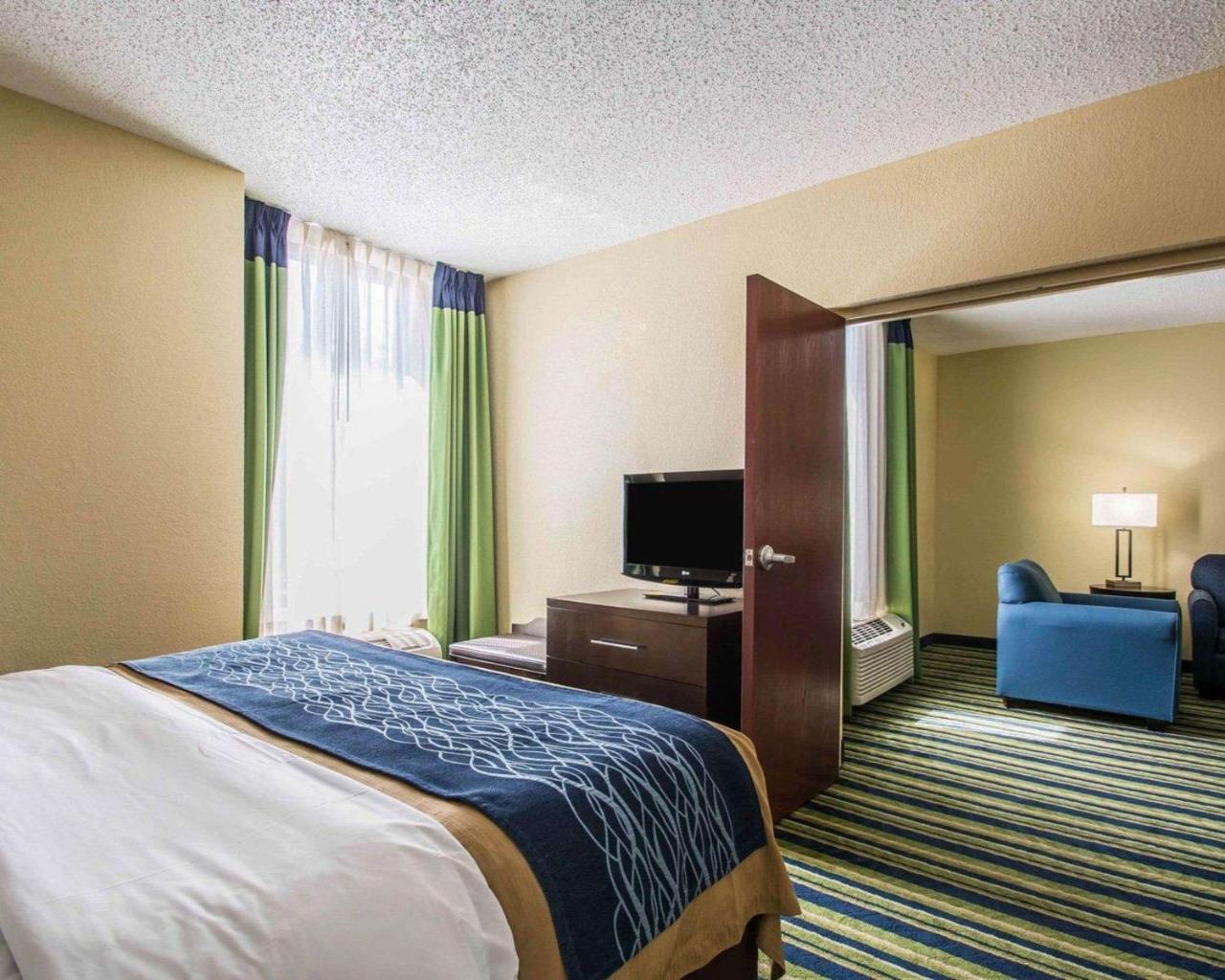 Comfort Inn & Suites Lantana - West Palm Beach South Exterior photo